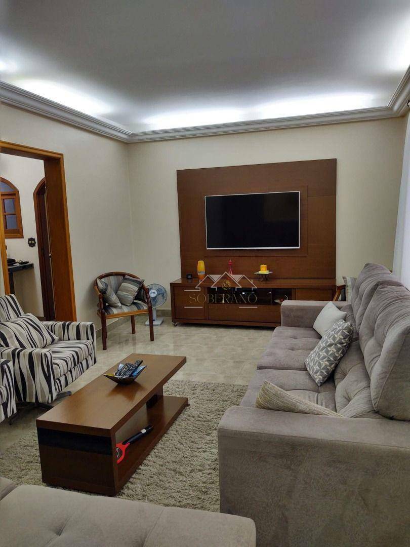 Sobrado à venda com 4 quartos, 345M2 - Foto 1