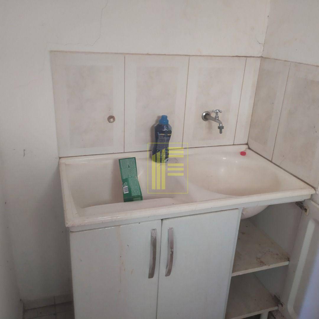 Casa para alugar com 1 quarto, 60m² - Foto 8