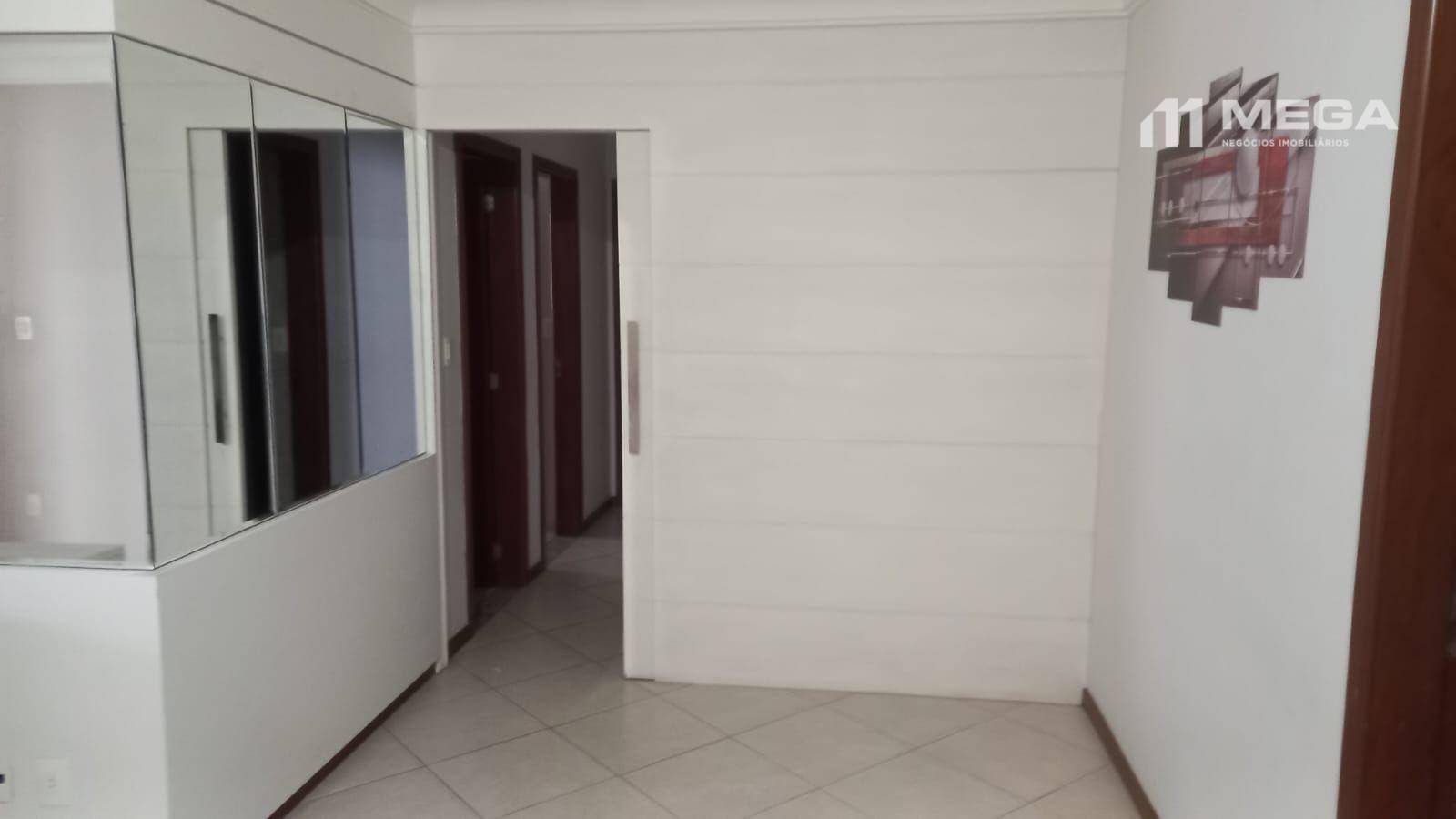 Apartamento à venda com 3 quartos, 130m² - Foto 4