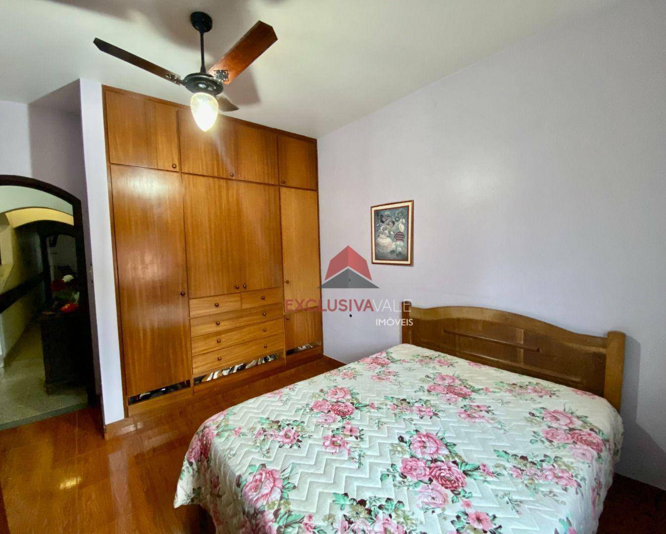 Casa à venda com 4 quartos, 326m² - Foto 13