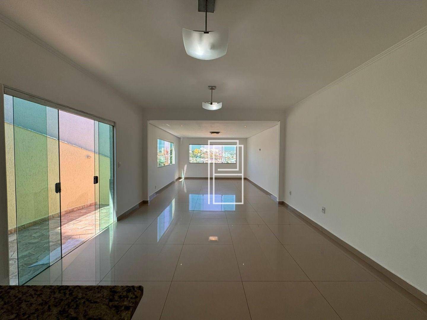 Casa à venda com 4 quartos, 230m² - Foto 5