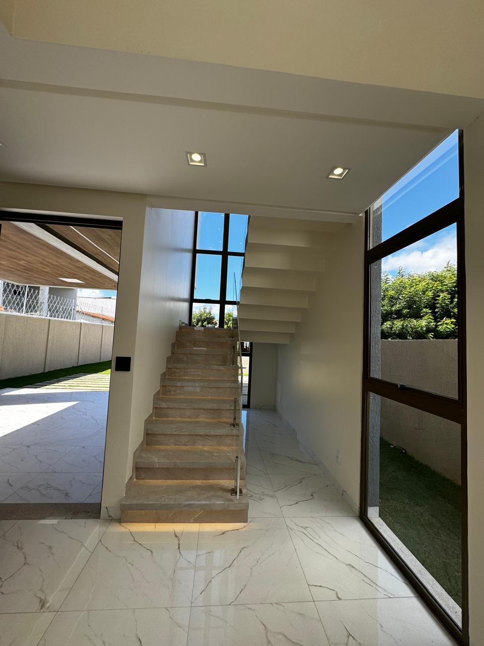 Casa para alugar com 5 quartos, 200m² - Foto 7