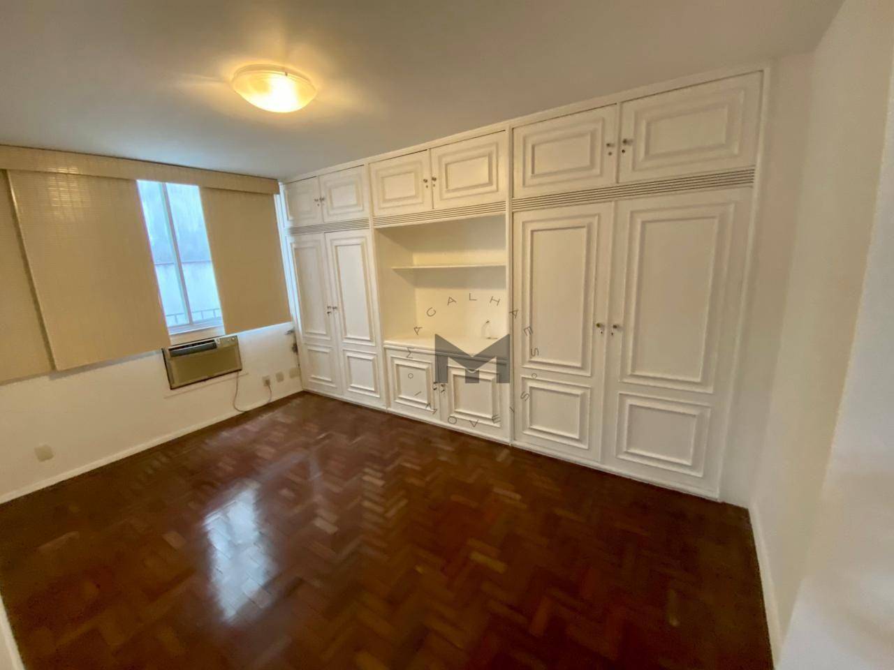 Apartamento à venda com 4 quartos, 180m² - Foto 8