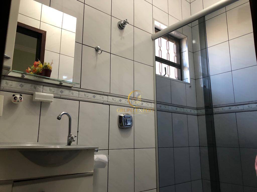 Casa à venda com 4 quartos, 235m² - Foto 14