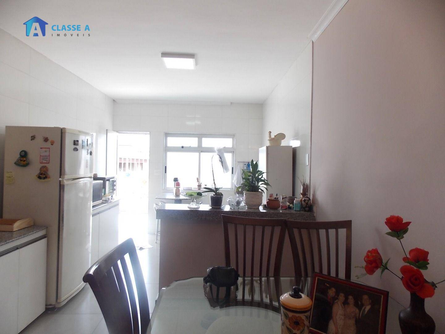 Casa à venda com 3 quartos, 240m² - Foto 19