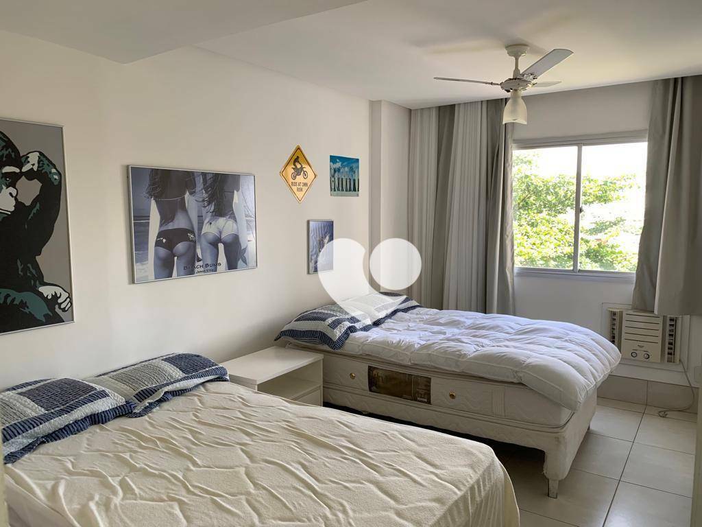 Apartamento à venda com 3 quartos, 240m² - Foto 25