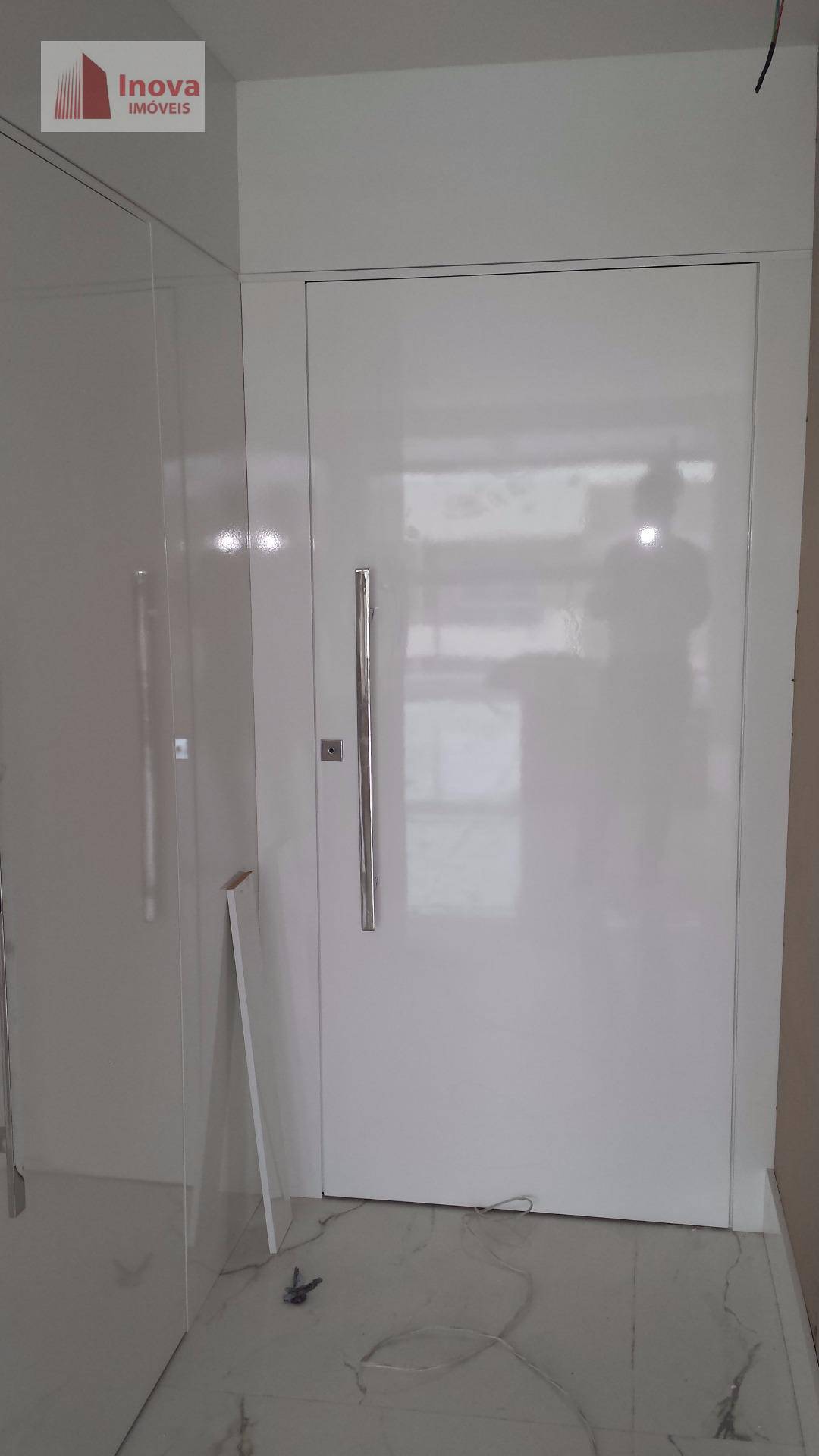 Apartamento à venda com 3 quartos, 220m² - Foto 3