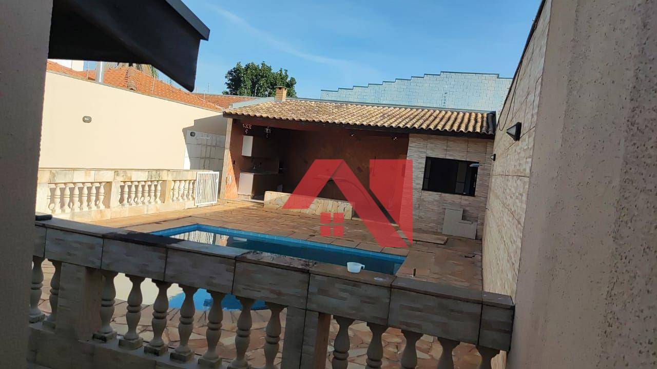 Casa à venda e aluguel com 3 quartos, 323m² - Foto 8