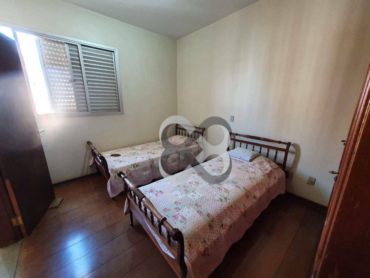 Apartamento à venda com 5 quartos, 231m² - Foto 15