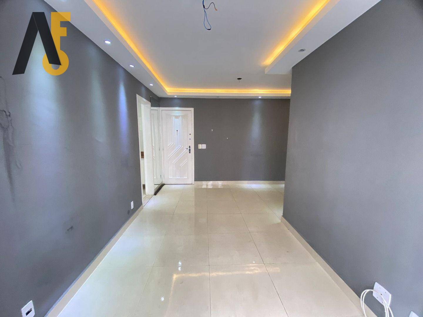 Apartamento à venda com 2 quartos, 64m² - Foto 5