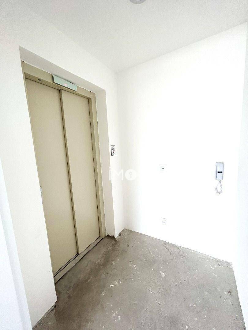 Apartamento à venda com 2 quartos, 230m² - Foto 4