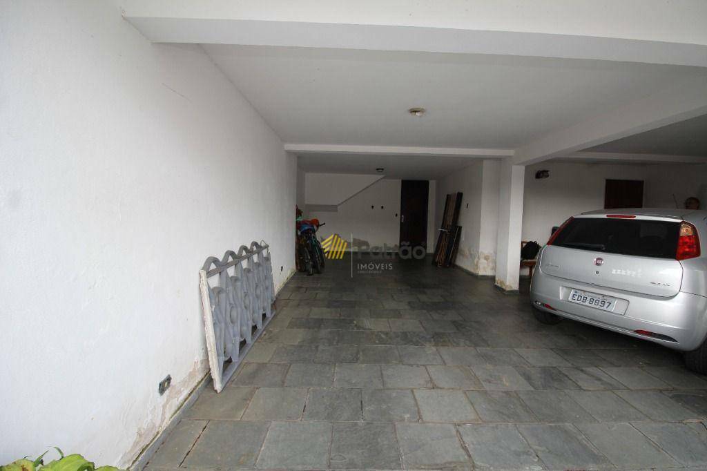 Casa à venda com 3 quartos, 267m² - Foto 2