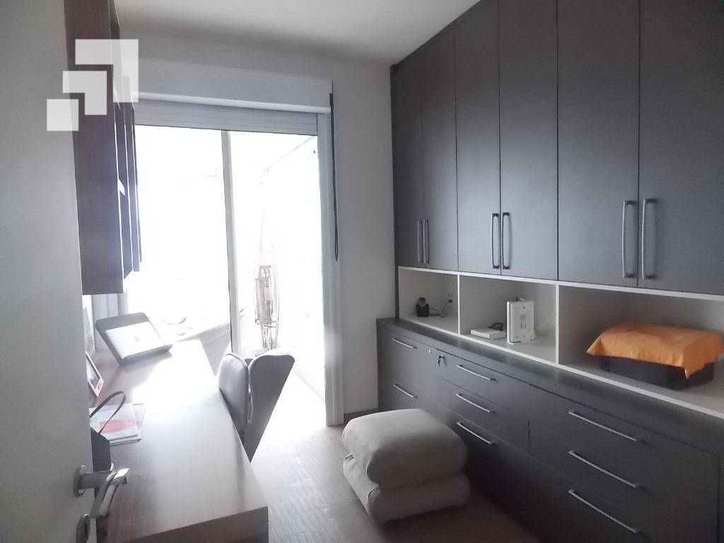 Apartamento à venda com 3 quartos, 187m² - Foto 23