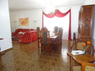 Apartamento à venda com 3 quartos, 200m² - Foto 3