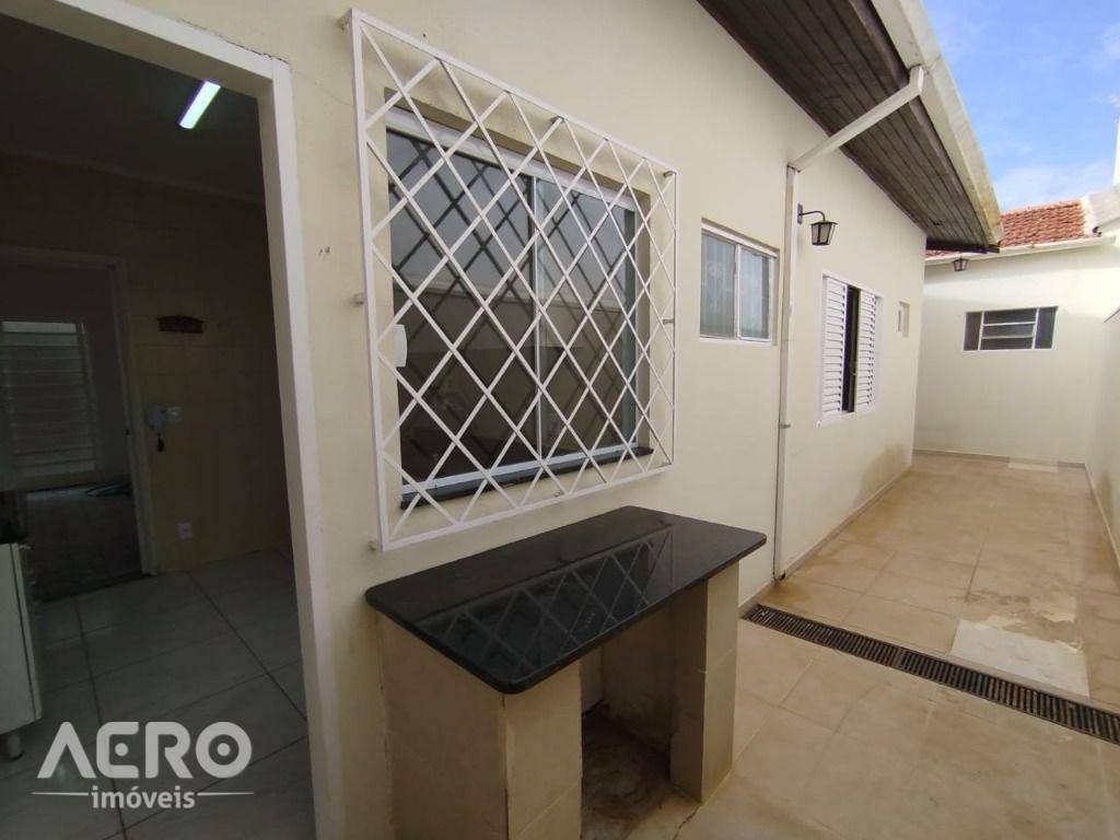 Casa para alugar com 3 quartos, 200m² - Foto 21