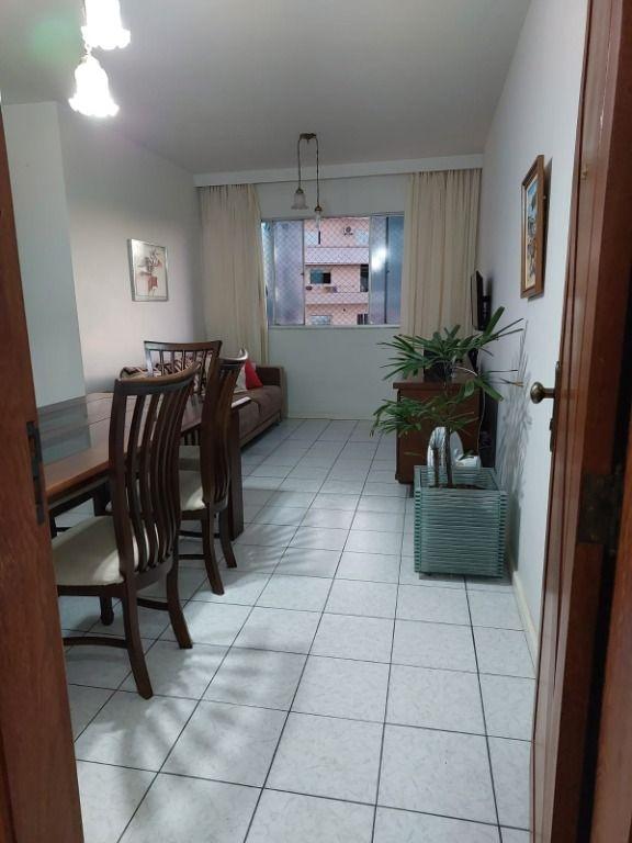 Apartamento à venda com 3 quartos, 67m² - Foto 2