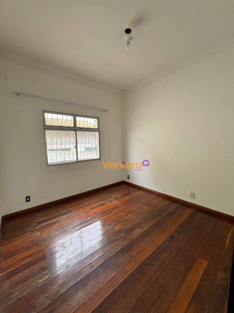 Casa à venda e aluguel com 3 quartos, 215m² - Foto 13