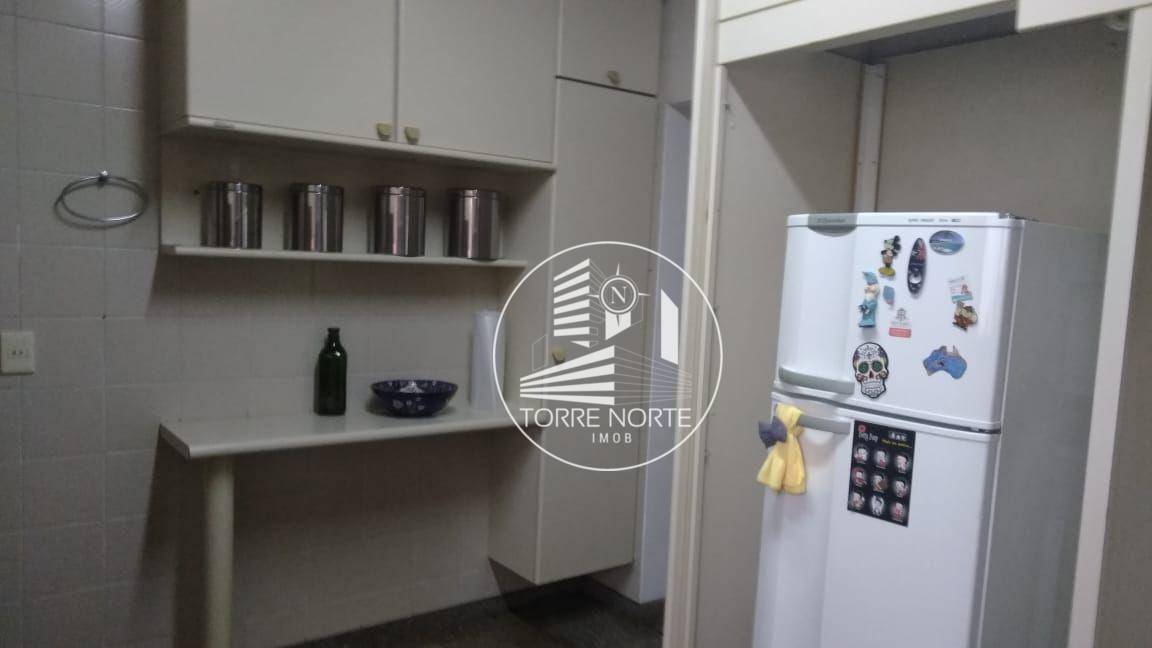 Apartamento à venda com 3 quartos, 188m² - Foto 8