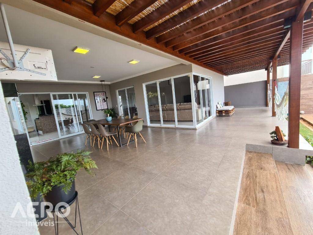 Casa de Condomínio à venda com 3 quartos, 330m² - Foto 11