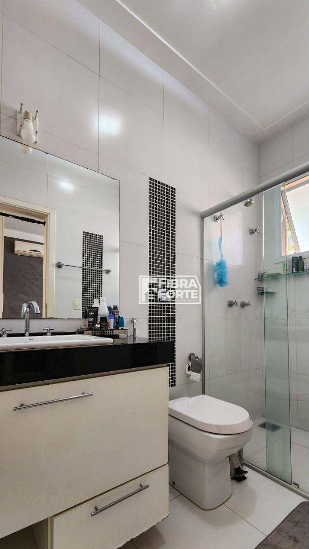 Casa de Condomínio à venda com 3 quartos, 299m² - Foto 19