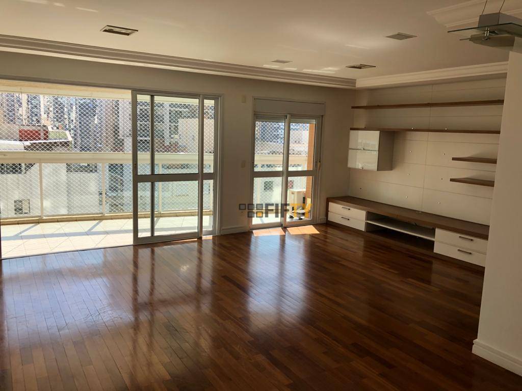 Apartamento para alugar com 3 quartos, 124m² - Foto 1