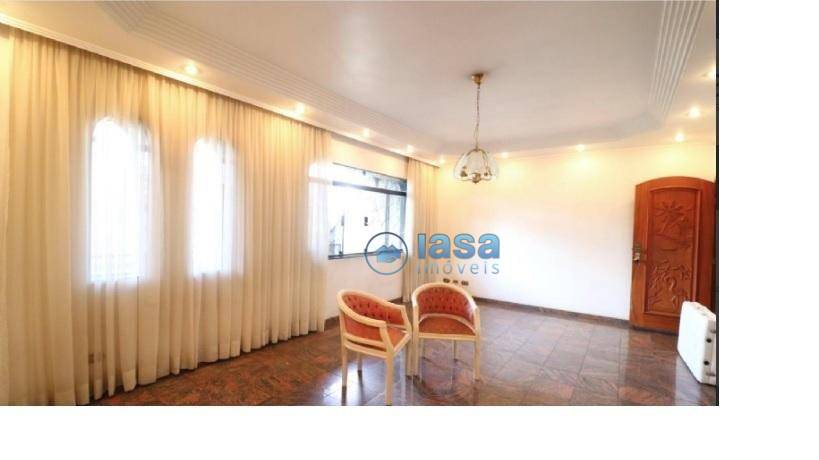 Sobrado à venda com 3 quartos, 331m² - Foto 1