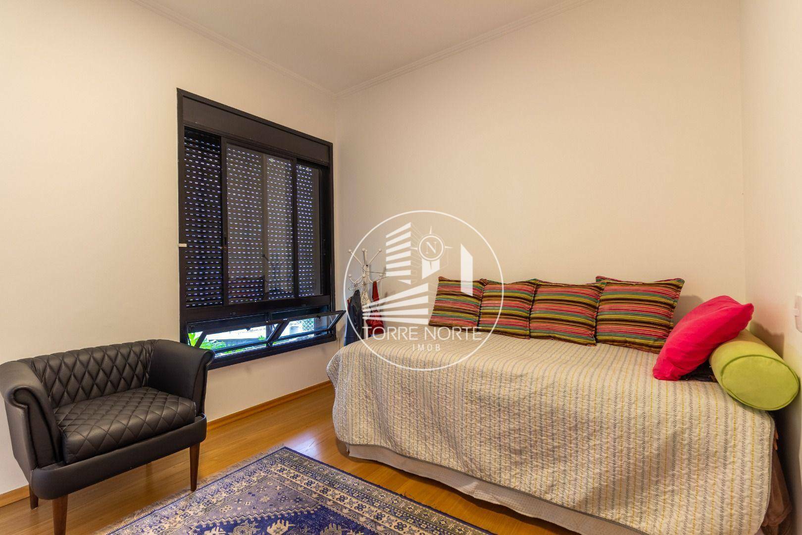 Apartamento à venda com 4 quartos, 190m² - Foto 11