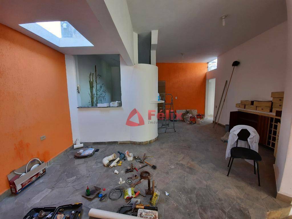 Casa à venda com 3 quartos, 300m² - Foto 16