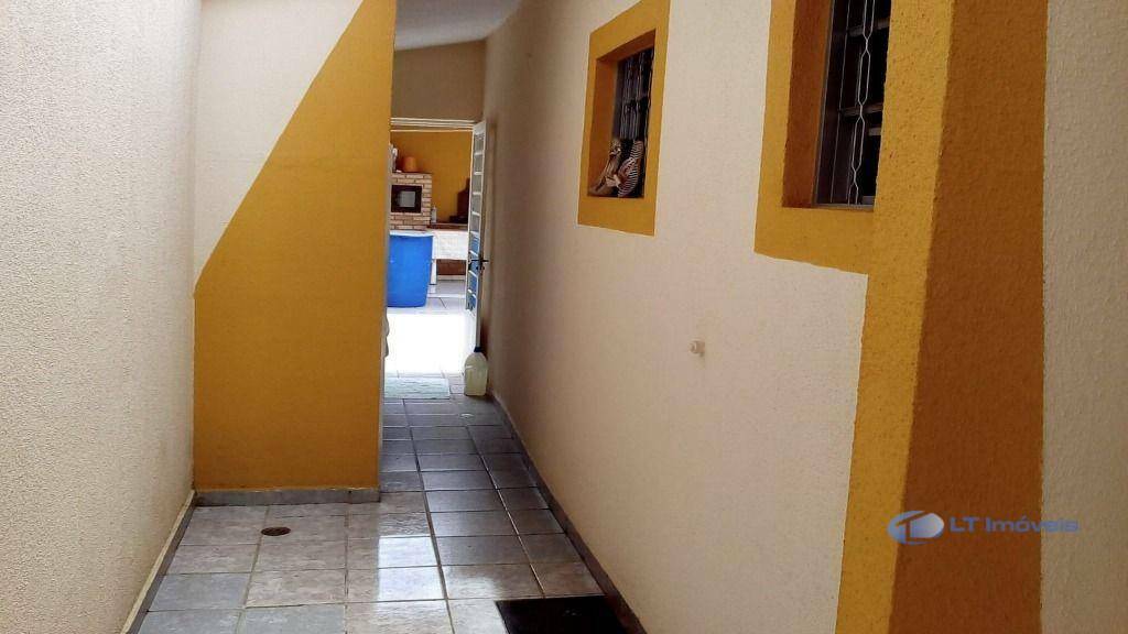 Casa de Condomínio à venda com 3 quartos, 320m² - Foto 4