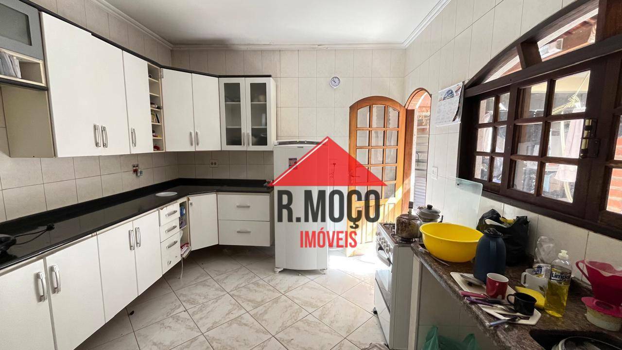 Sobrado para alugar com 3 quartos, 180m² - Foto 13