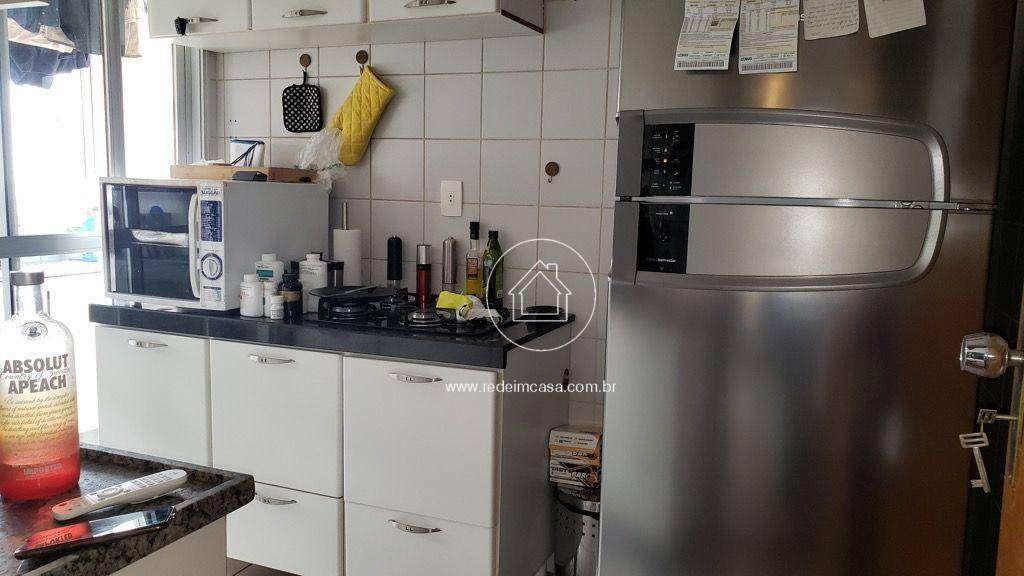 Apartamento à venda com 3 quartos, 95m² - Foto 11