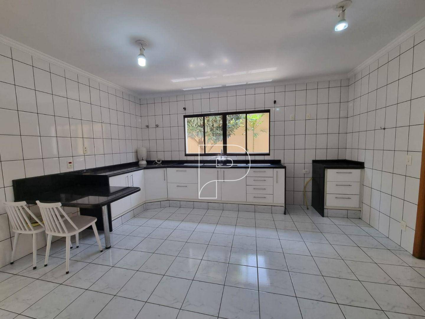 Casa para alugar com 4 quartos, 329m² - Foto 15