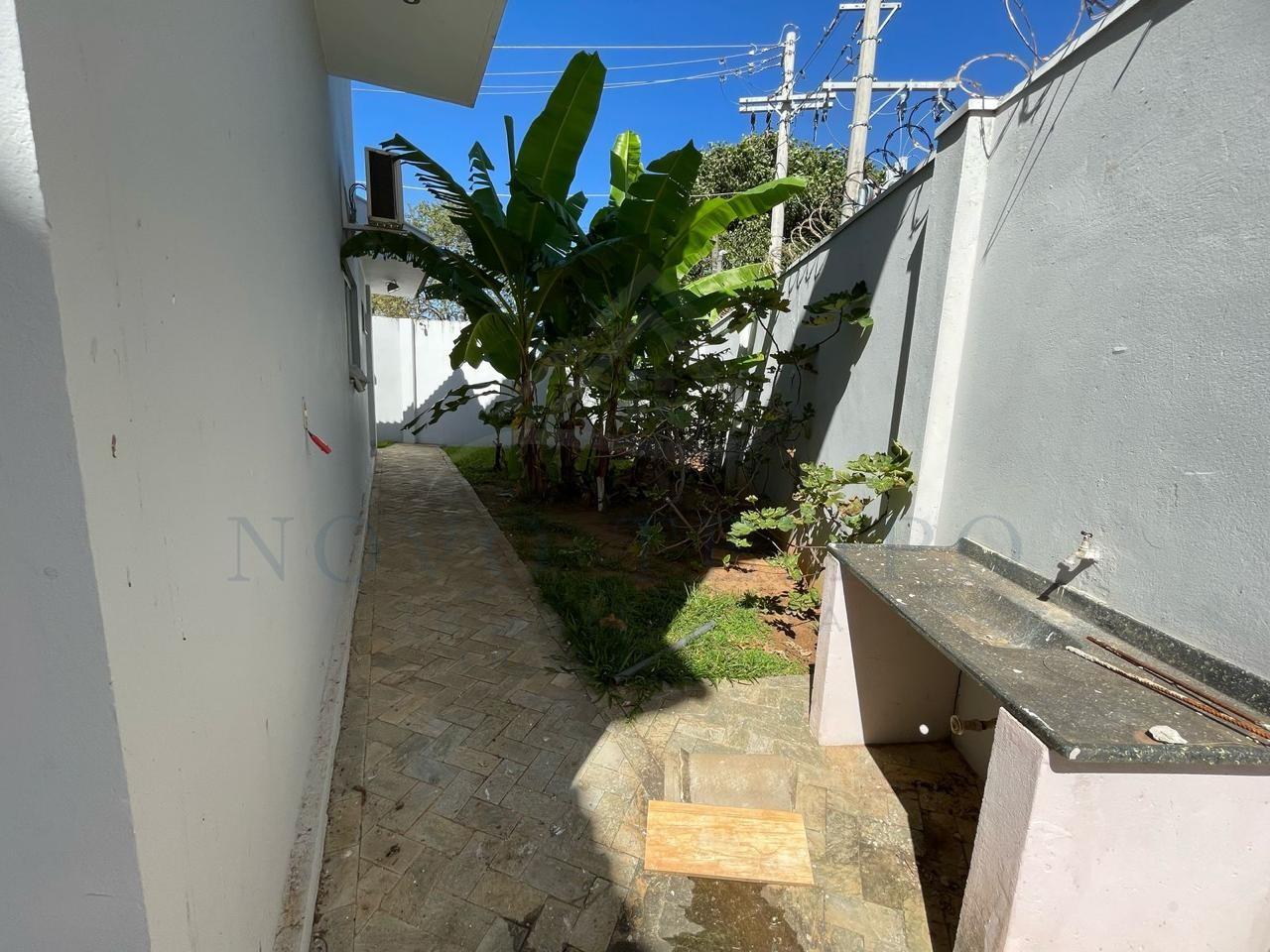 Casa à venda com 3 quartos, 337m² - Foto 25