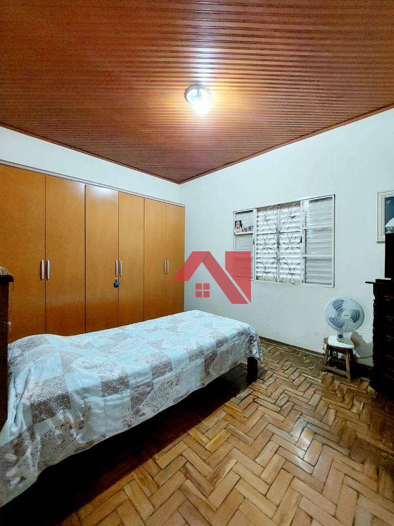 Casa à venda com 3 quartos, 247m² - Foto 11