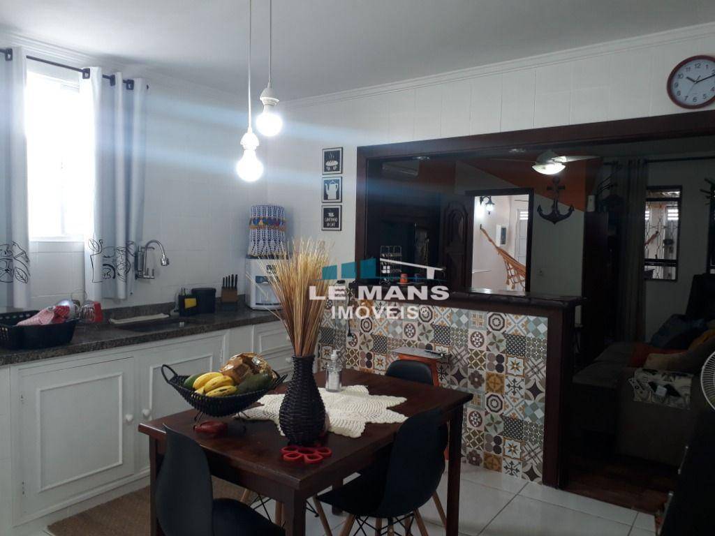 Casa à venda com 2 quartos, 69m² - Foto 16