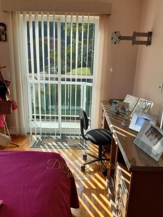 Casa à venda com 10 quartos, 1570m² - Foto 16