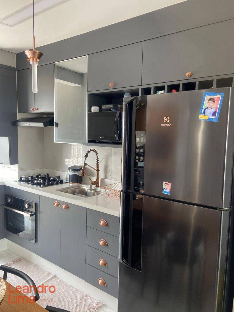 Apartamento à venda com 2 quartos, 43m² - Foto 3