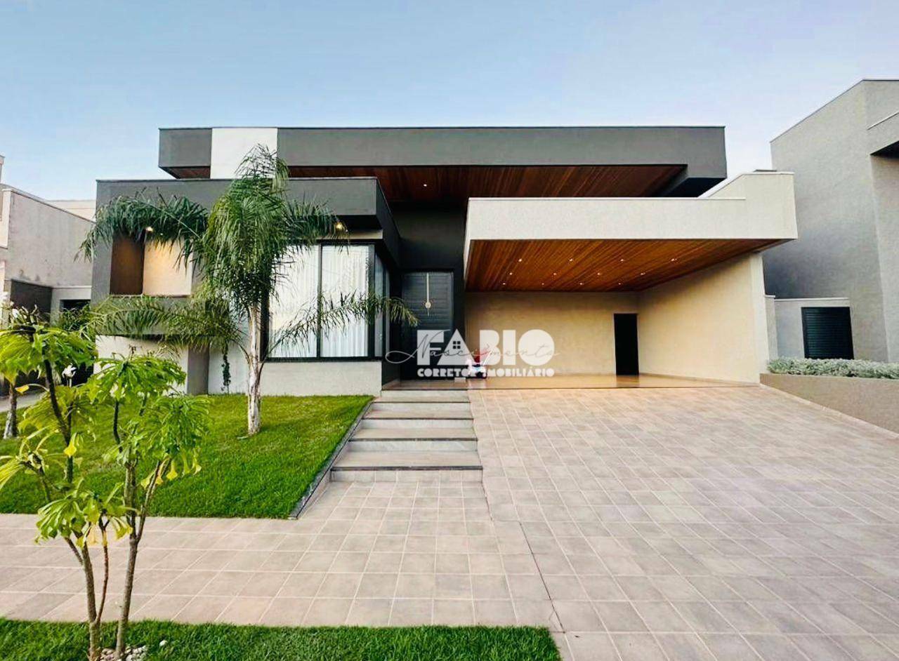 Casa de Condomínio à venda com 3 quartos, 250m² - Foto 1