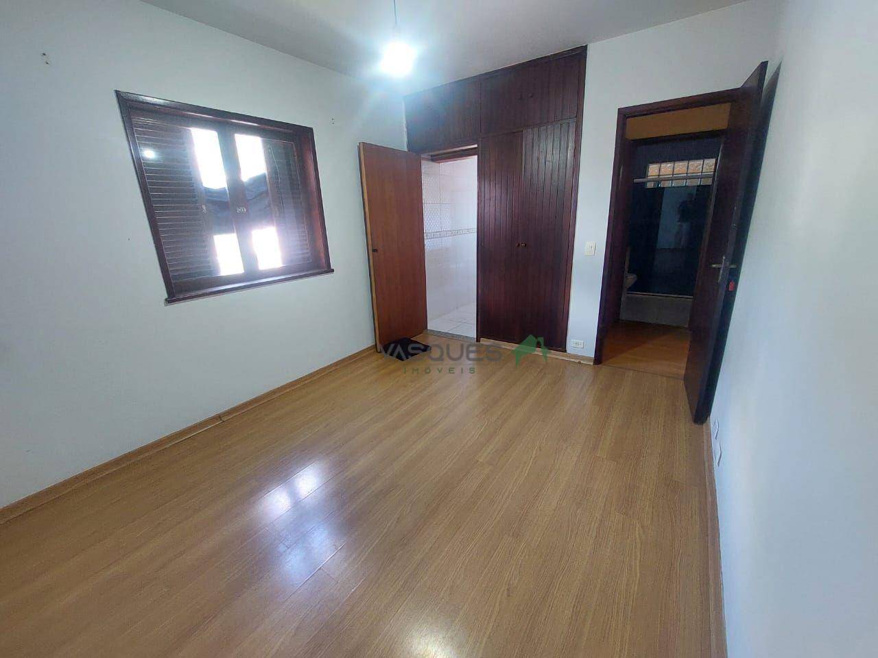 Casa à venda com 4 quartos, 195m² - Foto 8