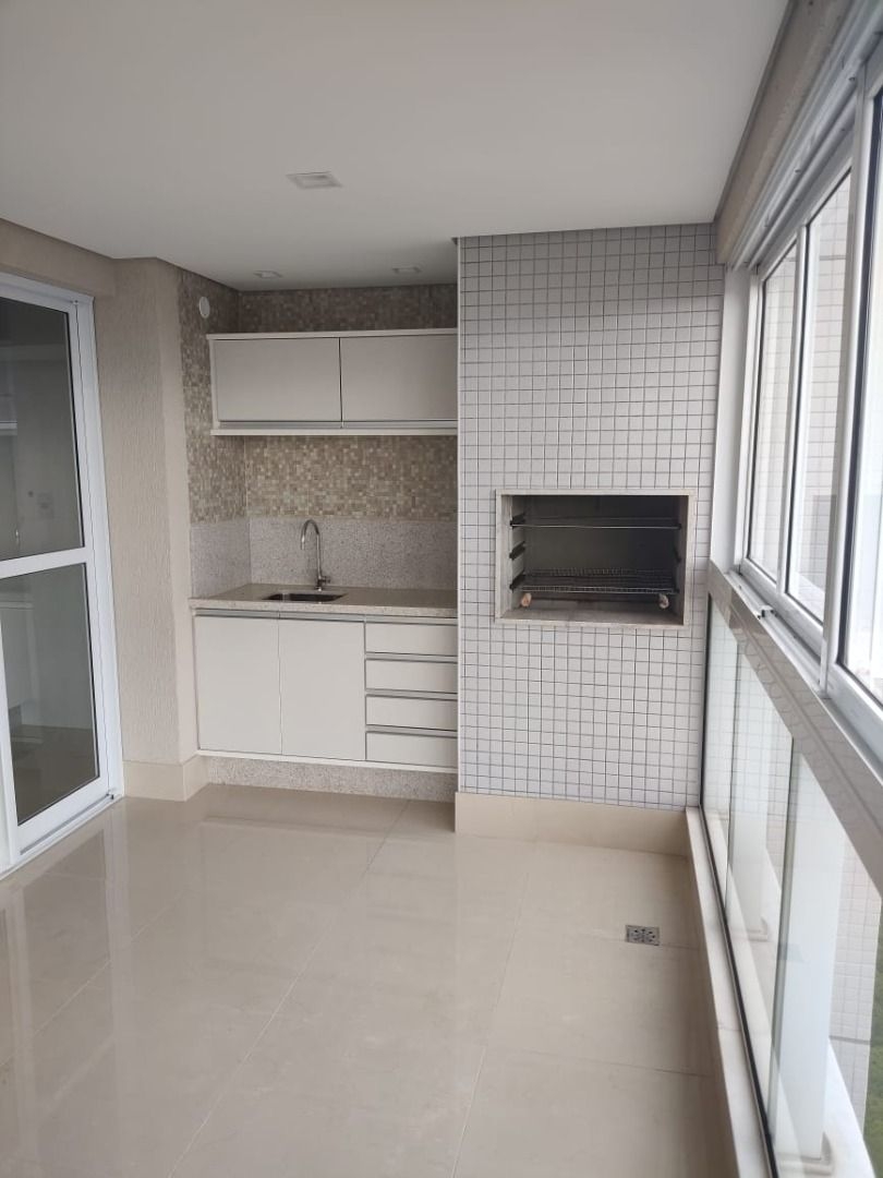 Apartamento à venda com 3 quartos, 220m² - Foto 4