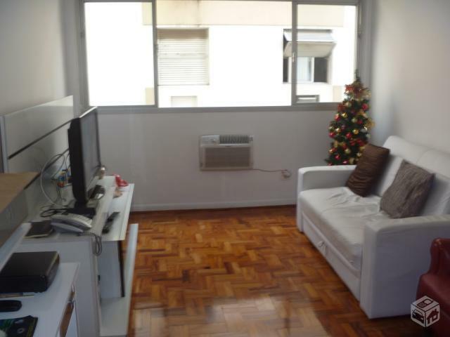 Apartamento à venda com 1 quarto, 70m² - Foto 1