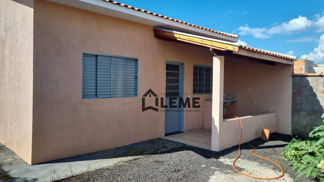 Casa à venda com 2 quartos, 60m² - Foto 2