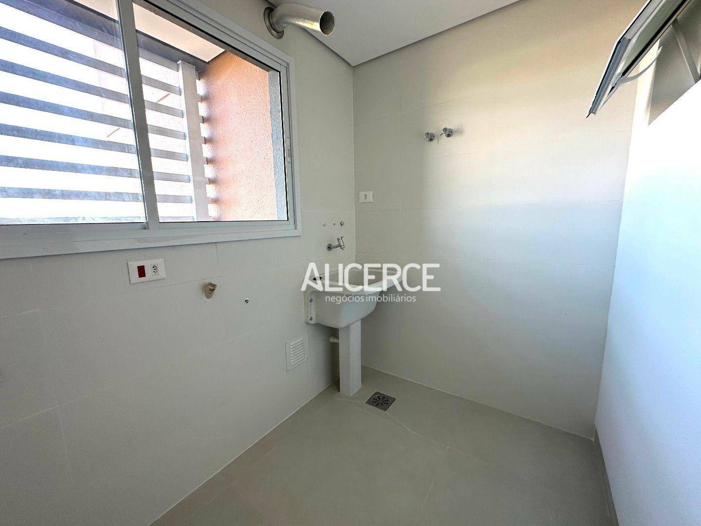 Apartamento à venda com 3 quartos, 150m² - Foto 32