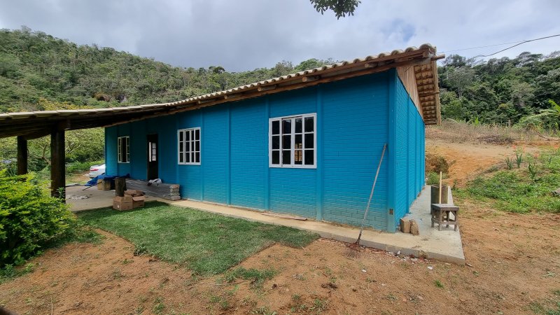 Casa à venda com 4 quartos, 1200m² - Foto 1