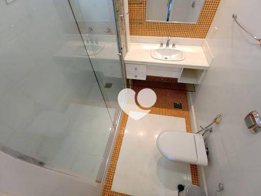 Apartamento à venda com 4 quartos, 188m² - Foto 17