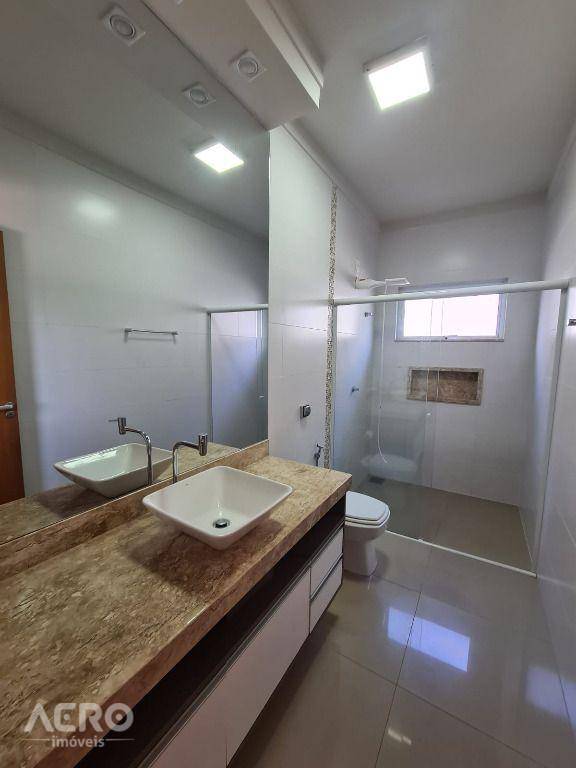 Casa de Condomínio à venda e aluguel com 3 quartos, 210m² - Foto 17