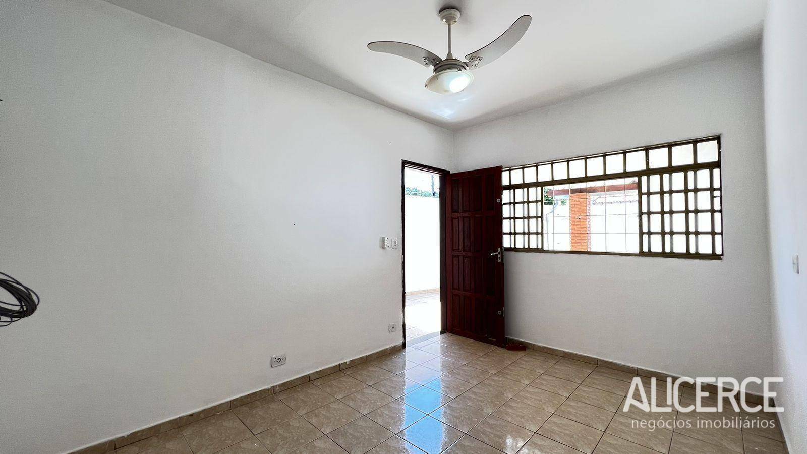 Casa à venda com 2 quartos, 117m² - Foto 4