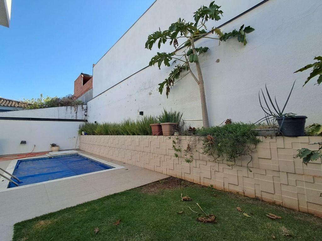 Casa de Condomínio à venda e aluguel com 3 quartos, 200m² - Foto 10