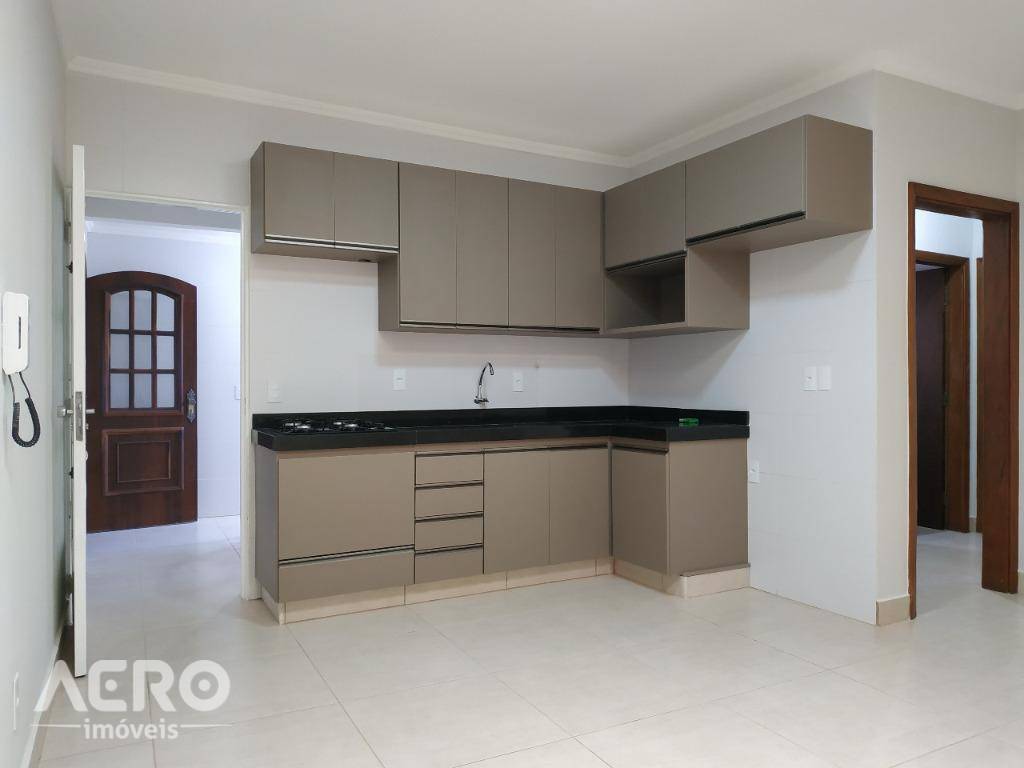 Casa à venda com 3 quartos, 180m² - Foto 7