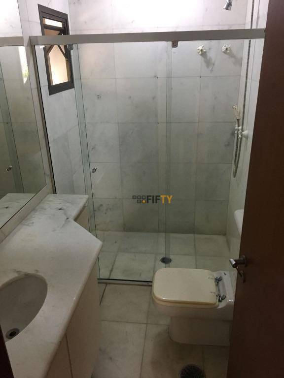 Apartamento à venda com 4 quartos, 245m² - Foto 18